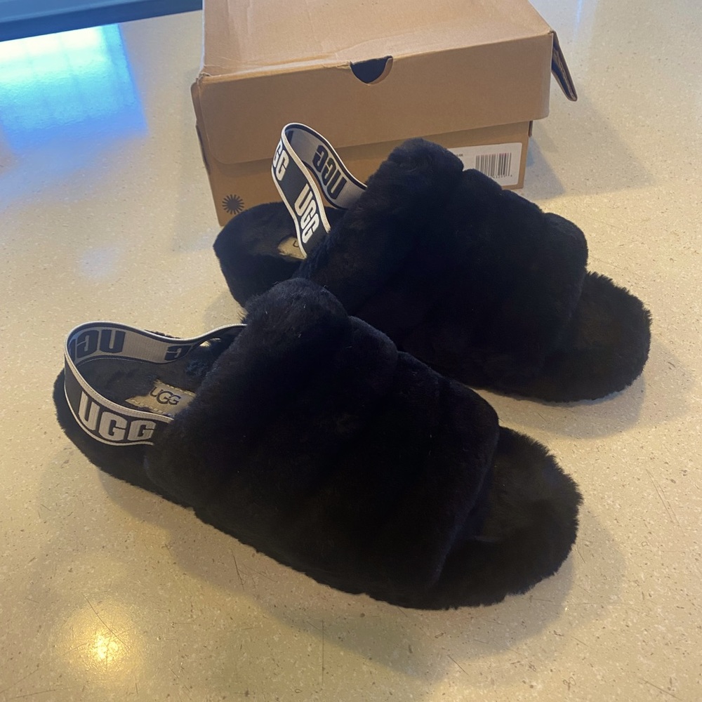 Ugg Women Black Fluff Slide Size 9